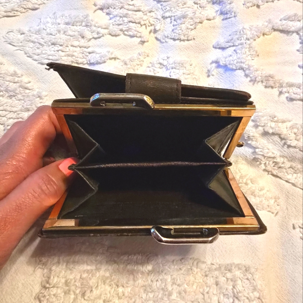 Burberry wallet - Picture 7 of 9